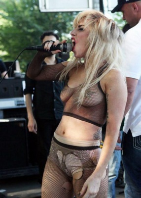 Голая Lady Gaga