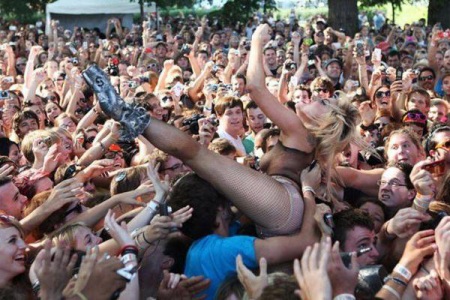 Голая Lady Gaga