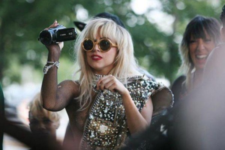 Голая Lady Gaga